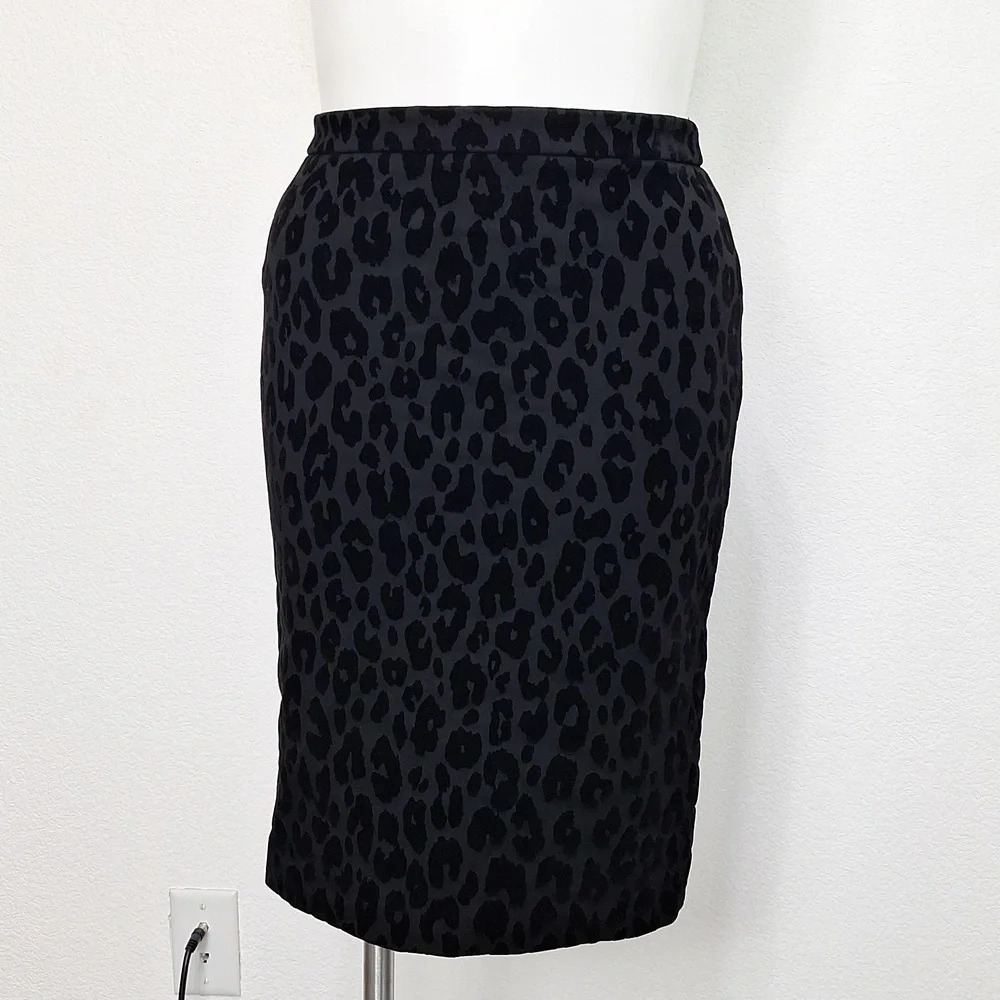 Ann Taylor Black Leopard Animal Print Preppy Back Slit Mobwife Pencil Skirt Sz 8